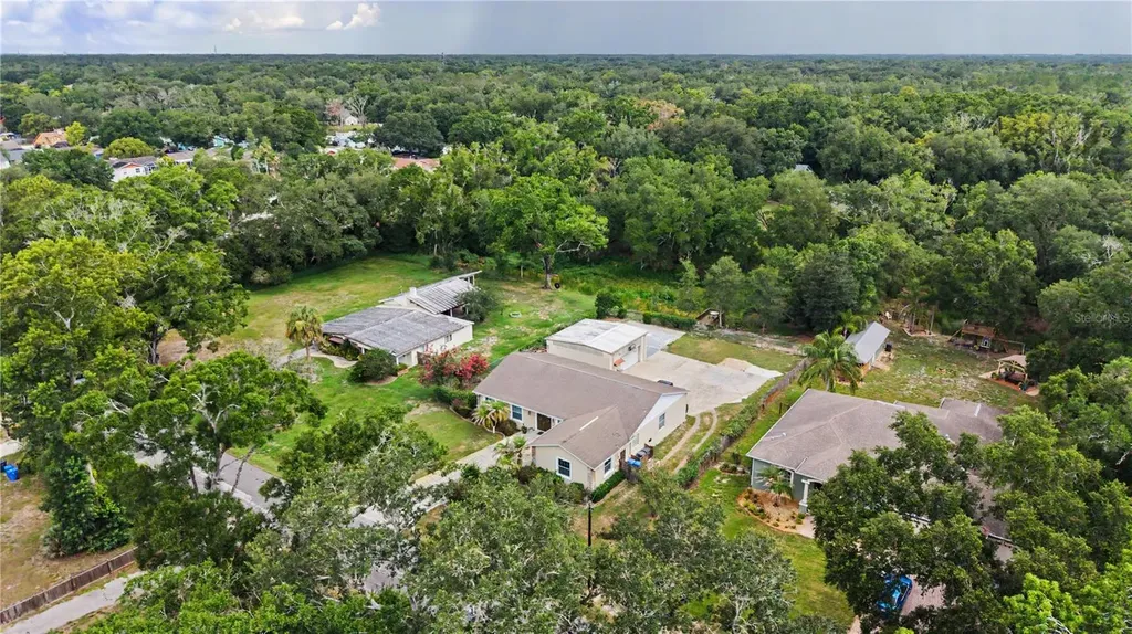 2216 Pinecrest Drive Lutz FL 33549