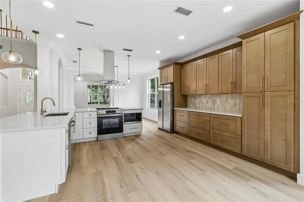 16936 Falconridge Road Lithia FL 33547