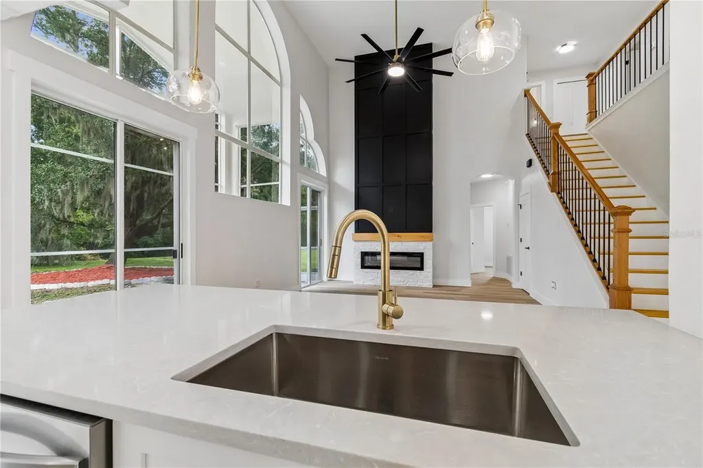 16936 Falconridge Road Lithia FL 33547