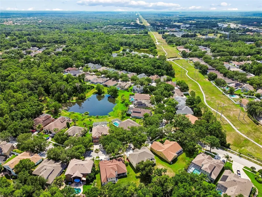 16936 Falconridge Road Lithia FL 33547