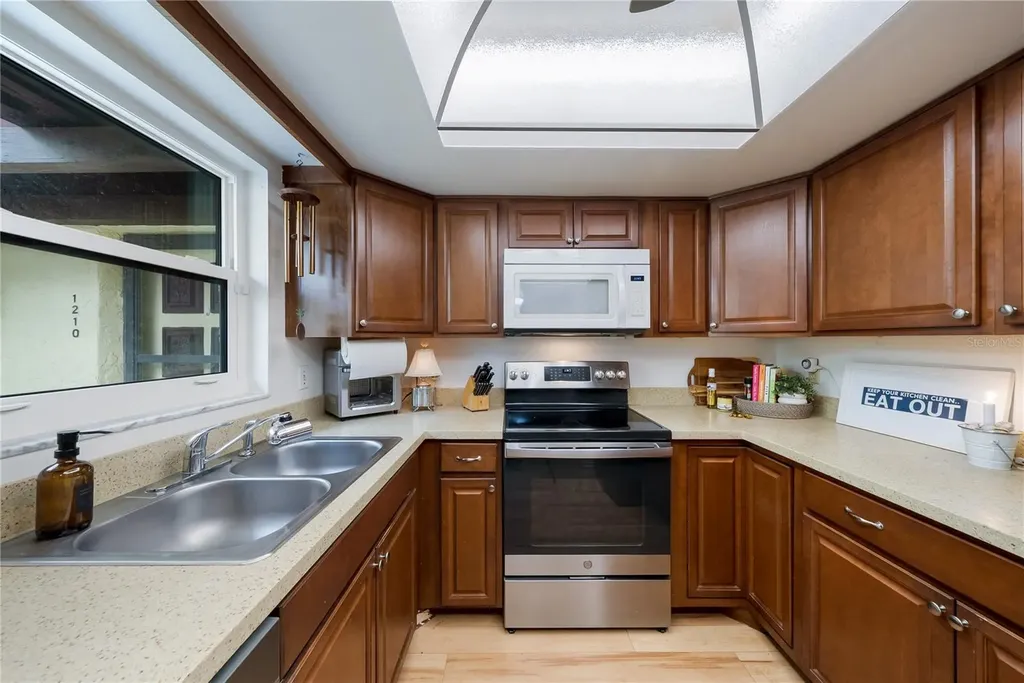 1208 56th Street W Bradenton FL 34209