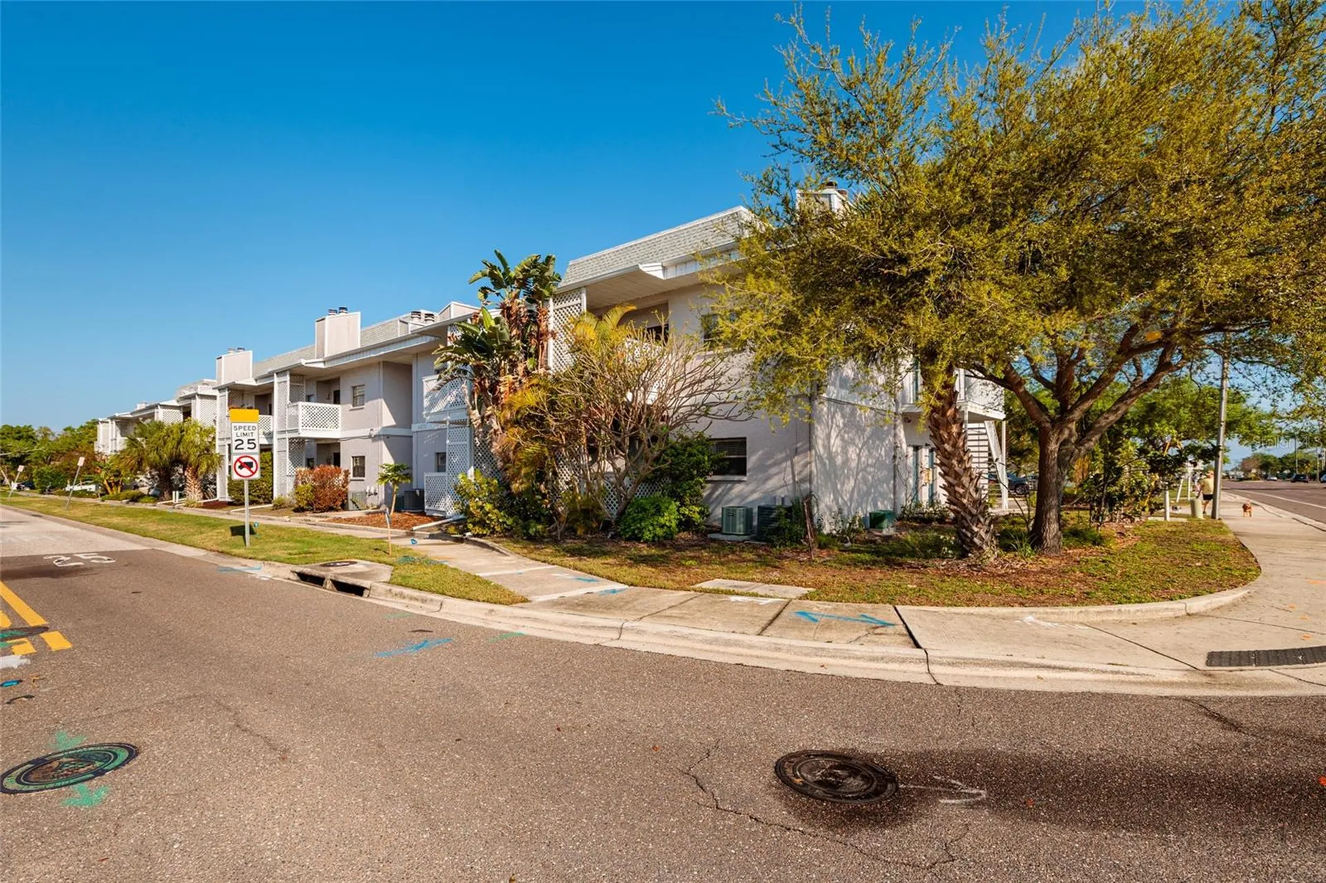 4405 W Fair Oaks Avenue Tampa FL 33611