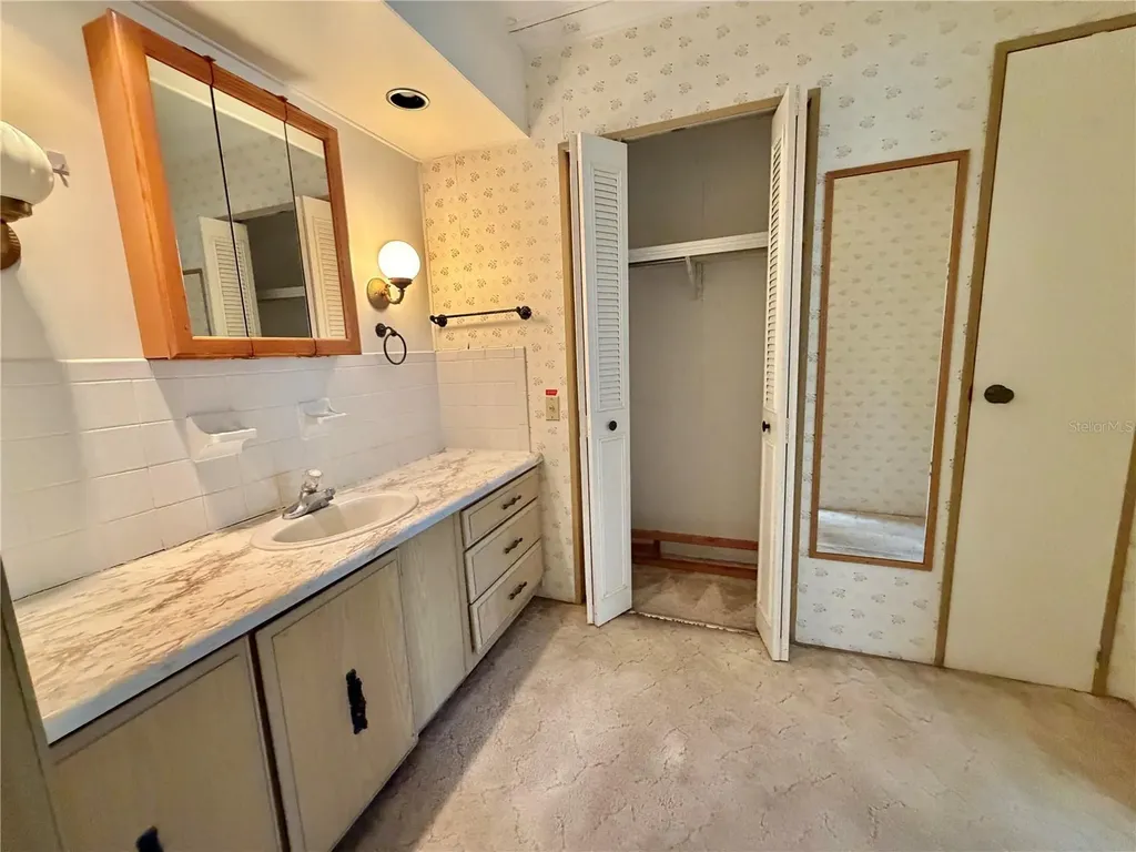 108 Valencia Cove Leesburg FL 34748