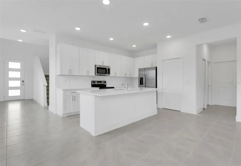 292 Elena Lavin Circle Orlando FL 32807