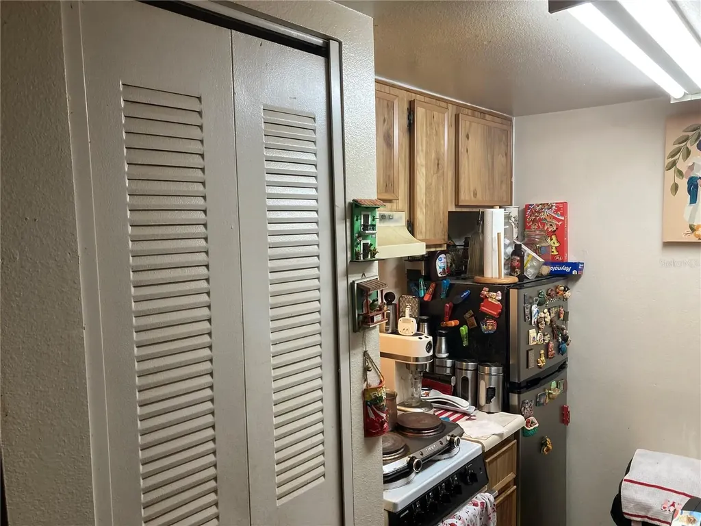 4143 Dolphin Drive Tampa FL 33617