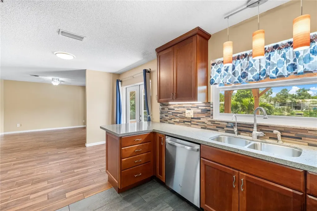 914 Carlton Road Tarpon Springs FL 34689