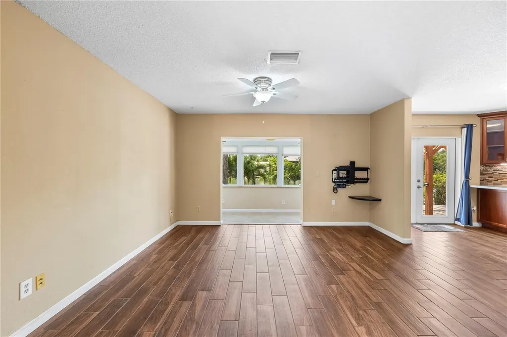 914 Carlton Road Tarpon Springs FL 34689
