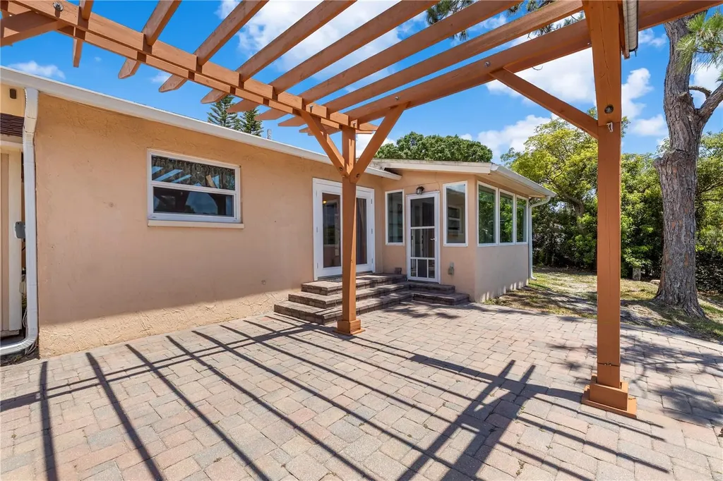 914 Carlton Road Tarpon Springs FL 34689