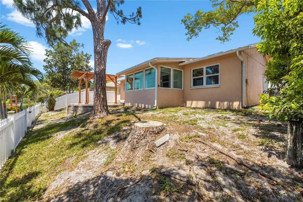 914 Carlton Road Tarpon Springs FL 34689