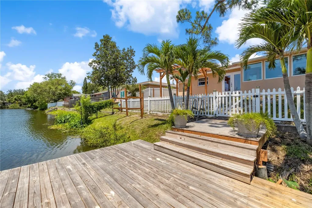 914 Carlton Road Tarpon Springs FL 34689