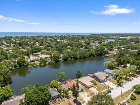 914 Carlton Road Tarpon Springs FL 34689