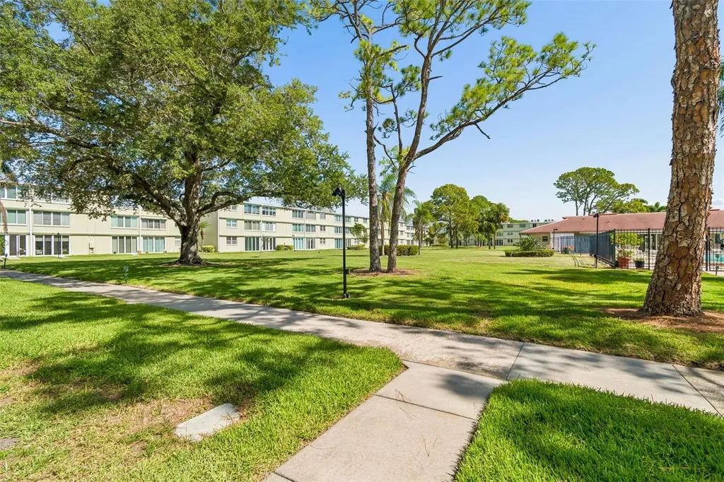 4705 1st Street NE St Petersburg FL 33703