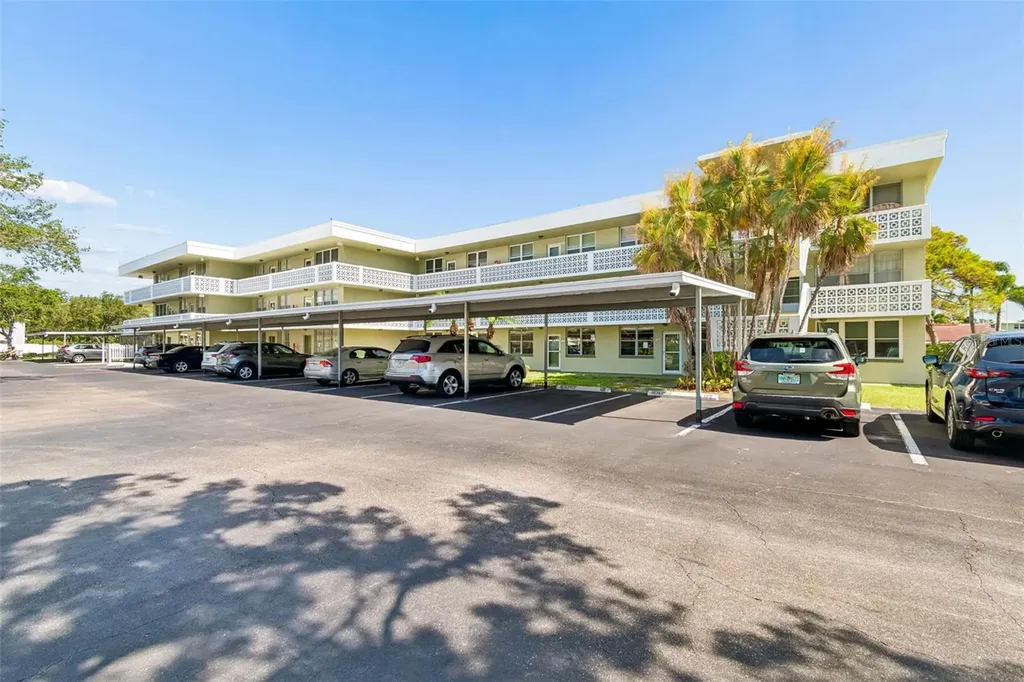 4705 1st Street NE St Petersburg FL 33703