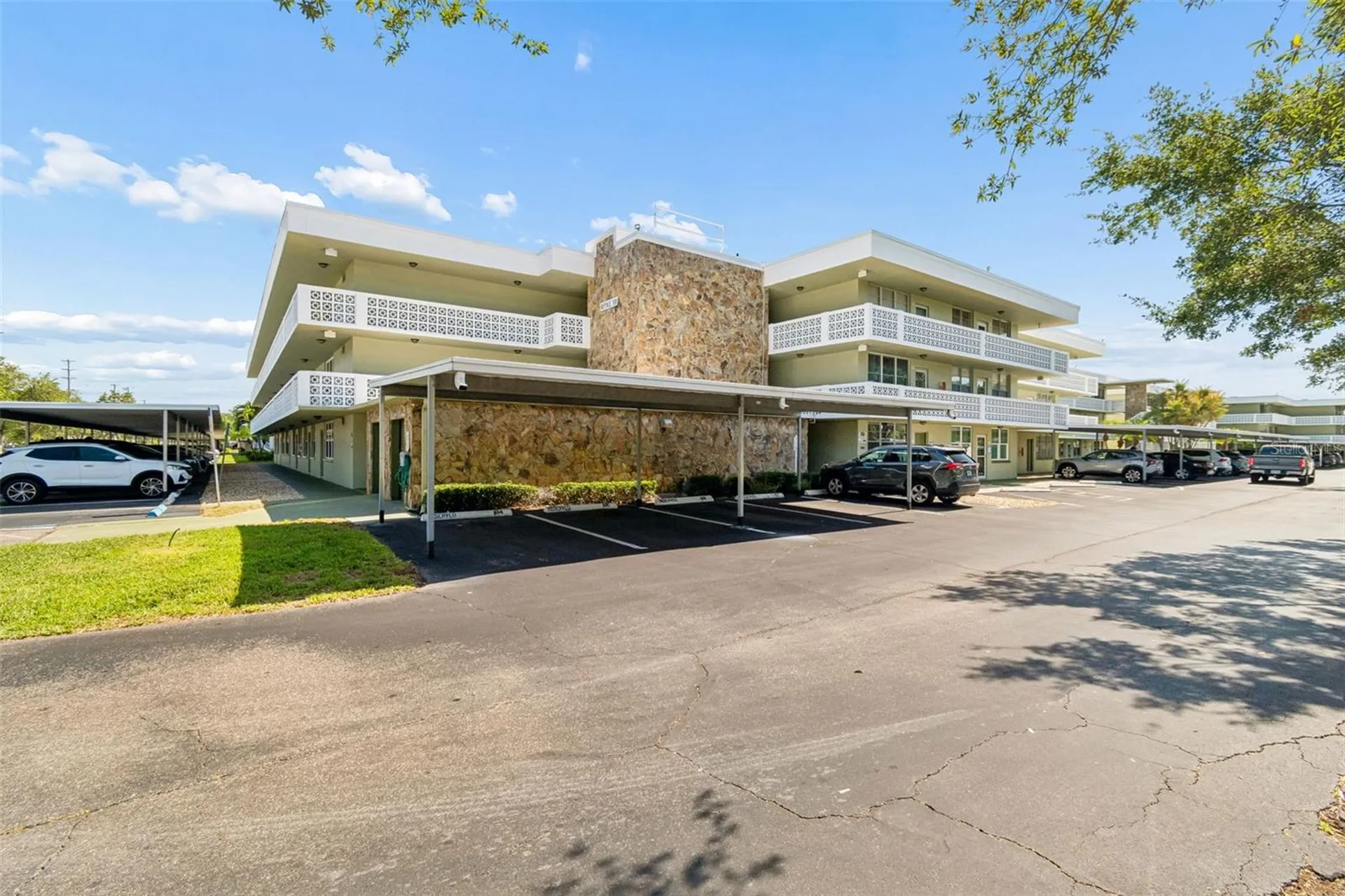 4705 1st Street NE St Petersburg FL 33703