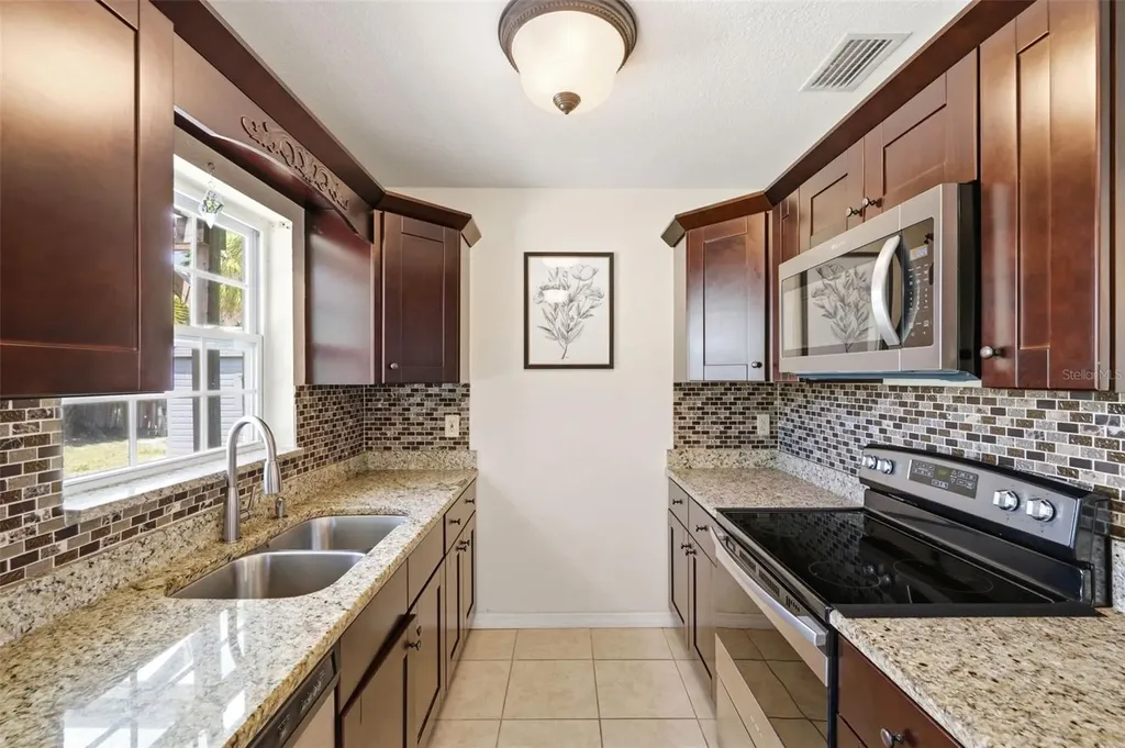 8685 Magnolia Drive Seminole FL 33777