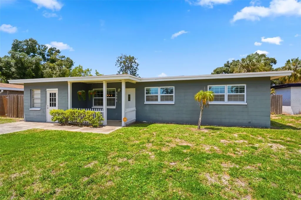 8685 Magnolia Drive Seminole FL 33777