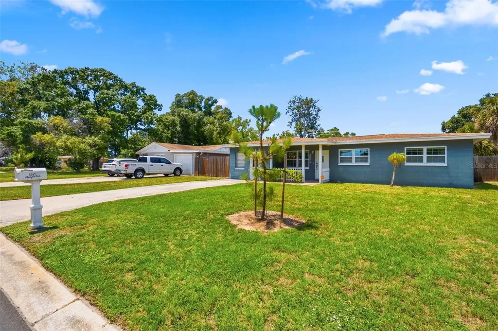 8685 Magnolia Drive Seminole FL 33777
