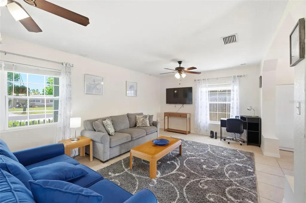 8685 Magnolia Drive Seminole FL 33777