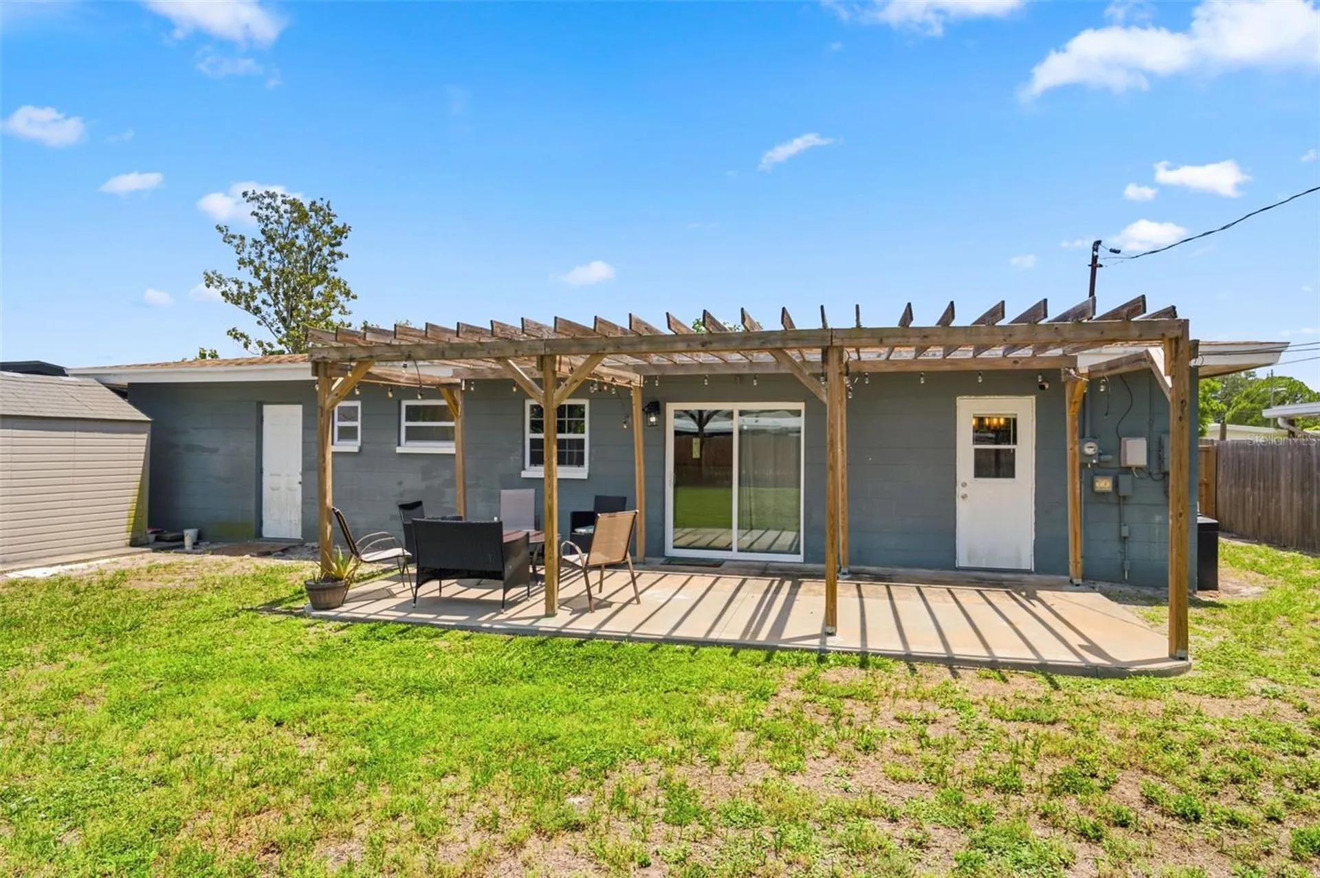 8685 Magnolia Drive Seminole FL 33777