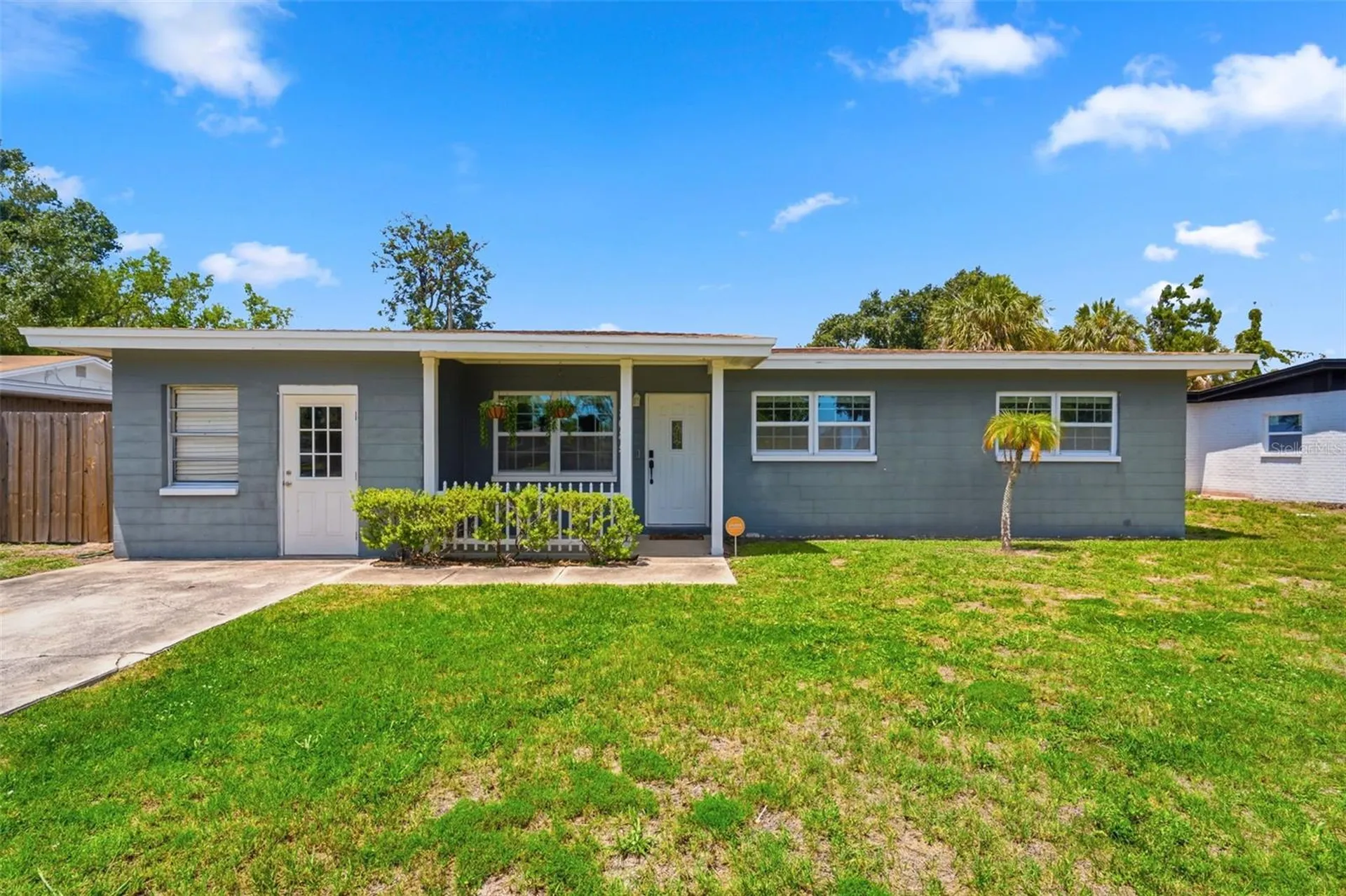 8685 Magnolia Drive Seminole FL 33777
