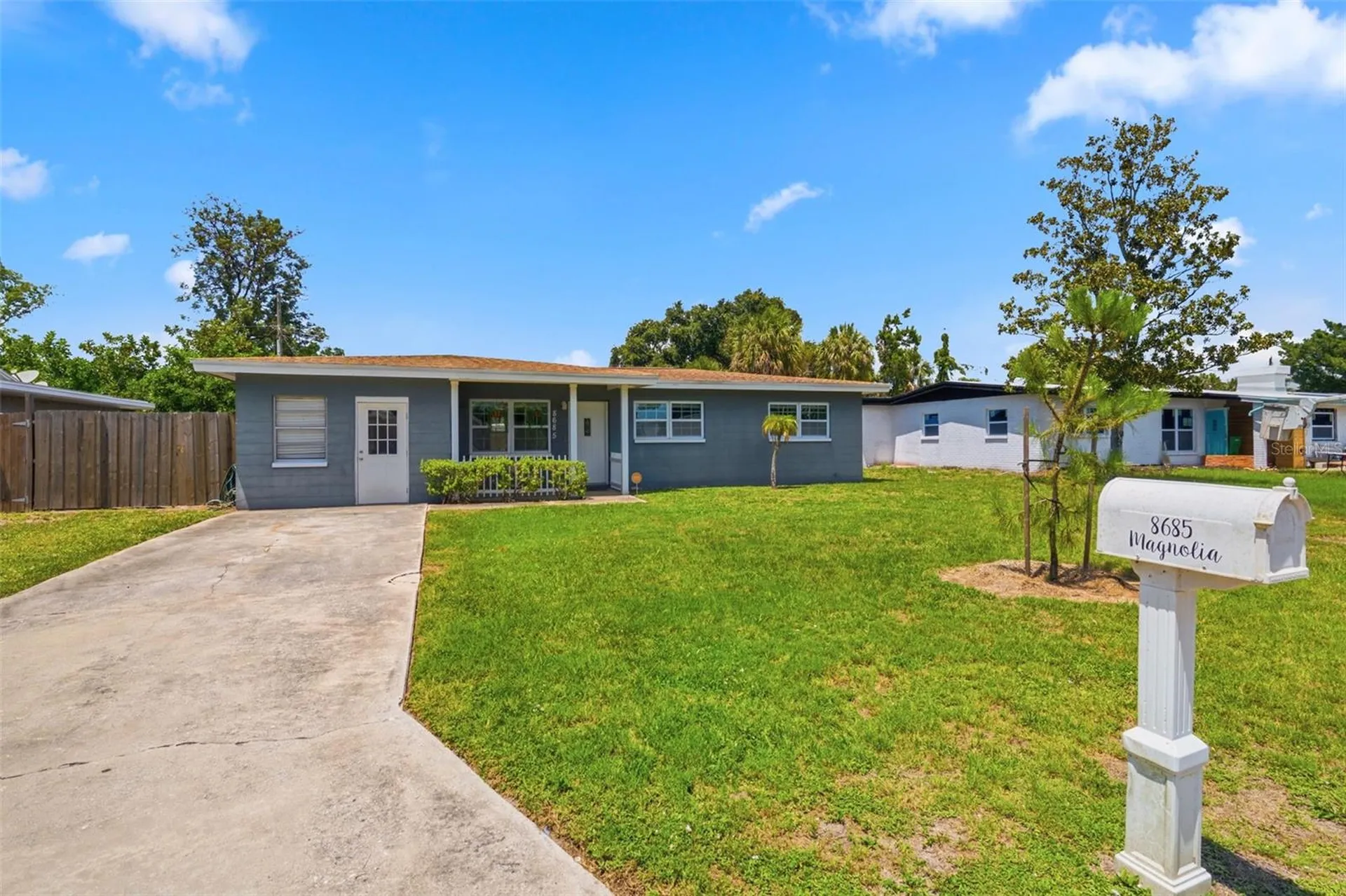8685 Magnolia Drive Seminole FL 33777