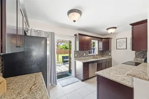 8685 Magnolia Drive Seminole FL 33777