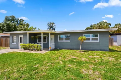 8685 Magnolia Drive Seminole FL 33777