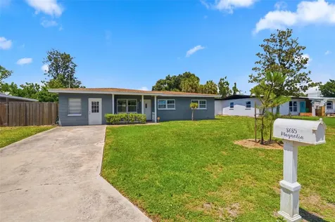 8685 Magnolia Drive Seminole FL 33777