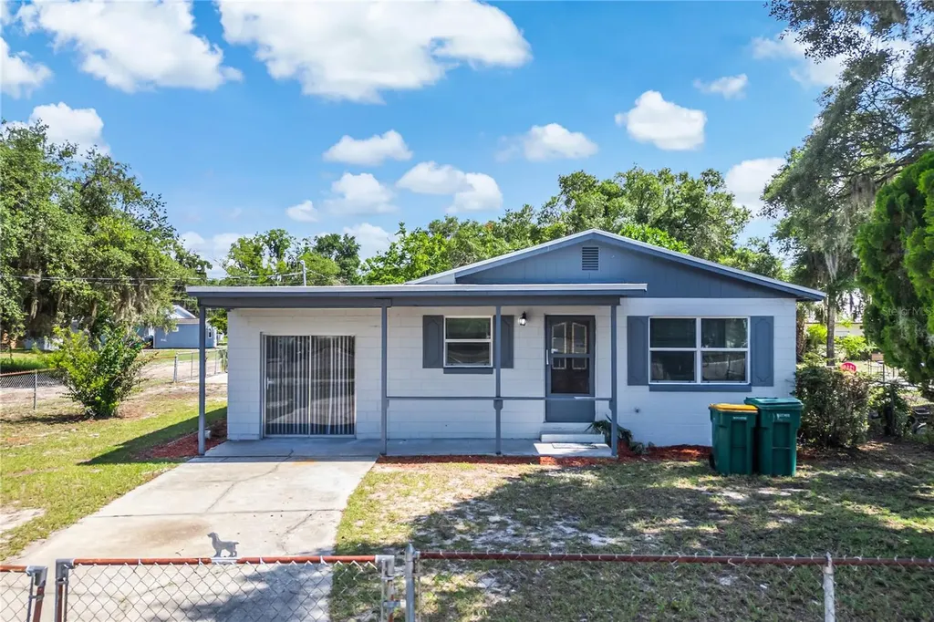 922 Bates Avenue Eustis FL 32726