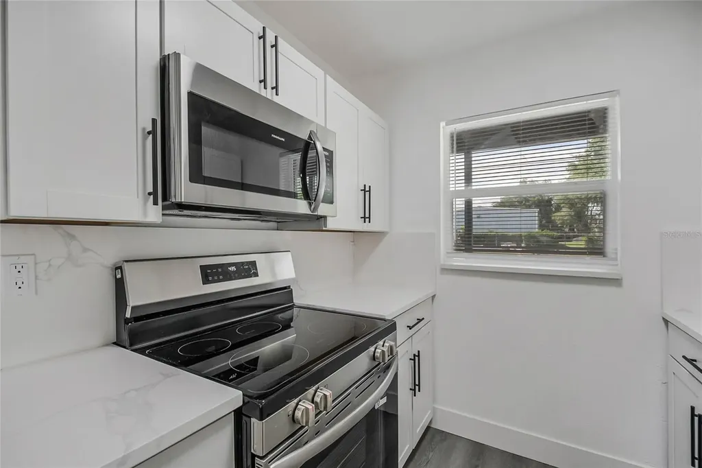 922 Bates Avenue Eustis FL 32726