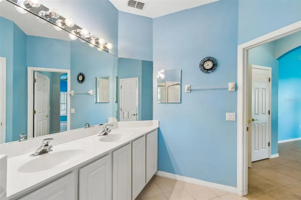230 Bay Drive Kissimmee FL 34759