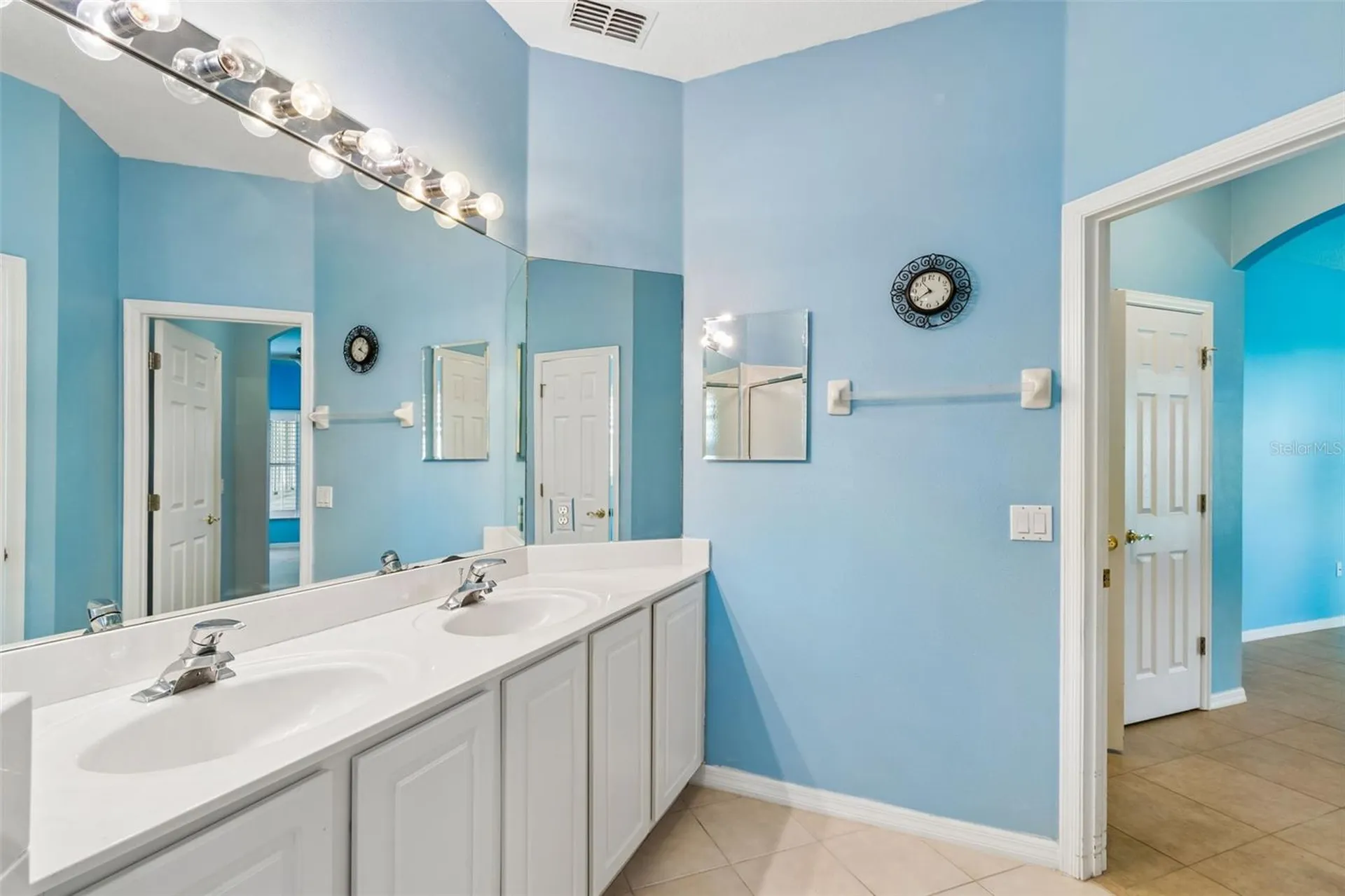 230 Bay Drive Kissimmee FL 34759