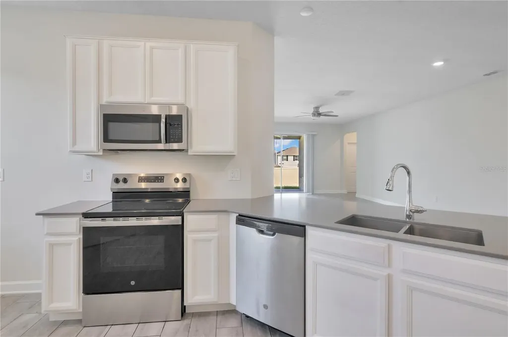 223 Bergamot Loop Davenport FL 33837