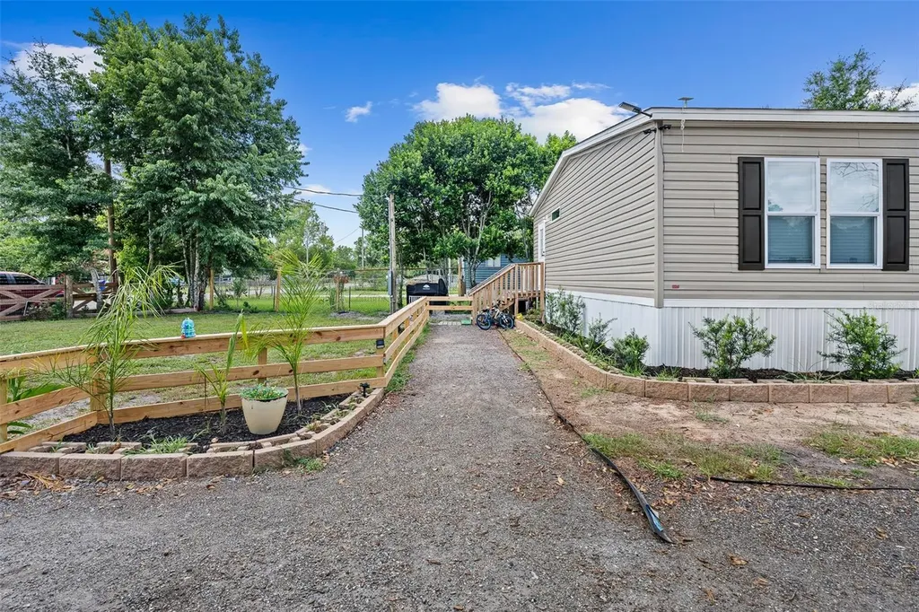 42215 Beech Avenue Deland FL 32720