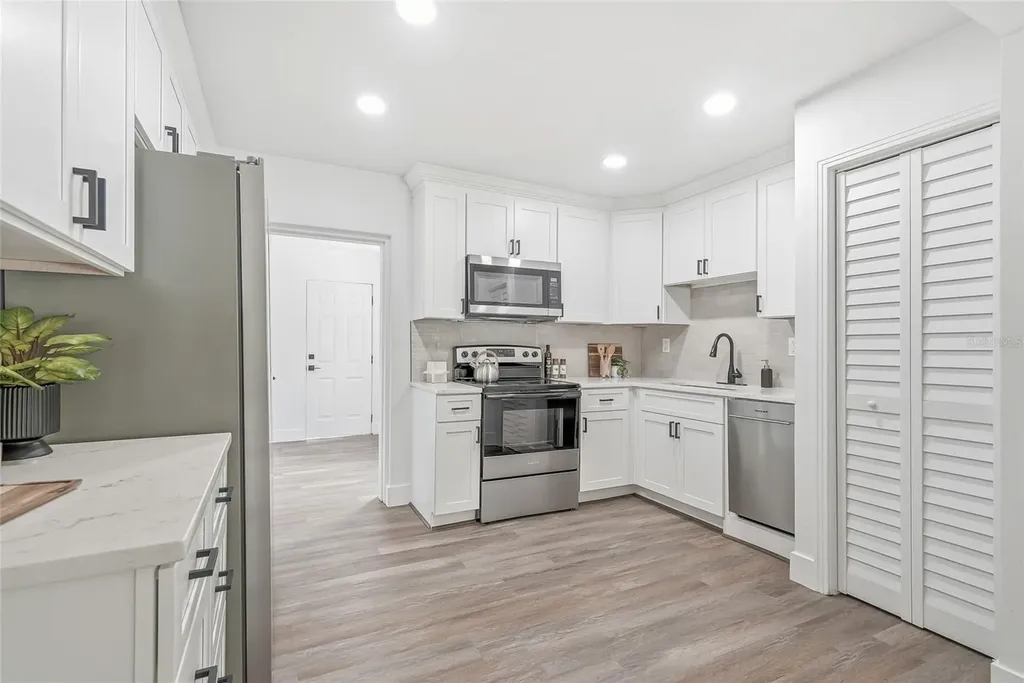 2534 19th Street S St Petersburg FL 33712