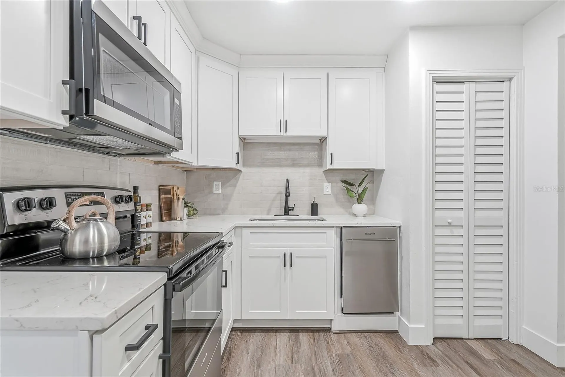 2534 19th Street S St Petersburg FL 33712