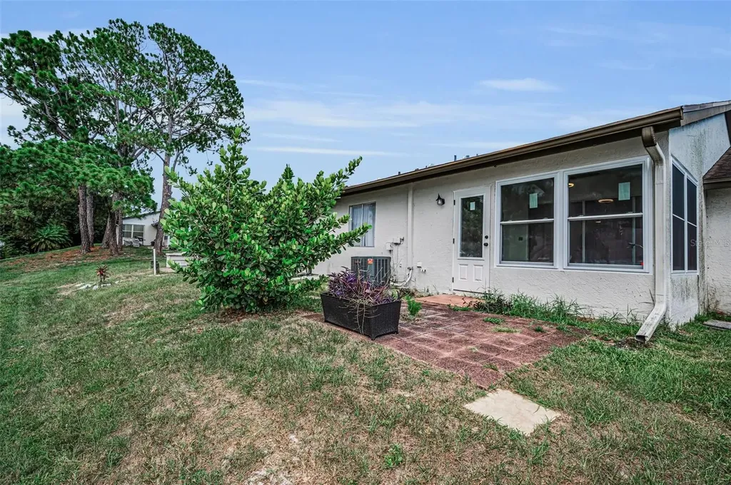 2263 Bancroft Circle N Palm Harbor FL 34683