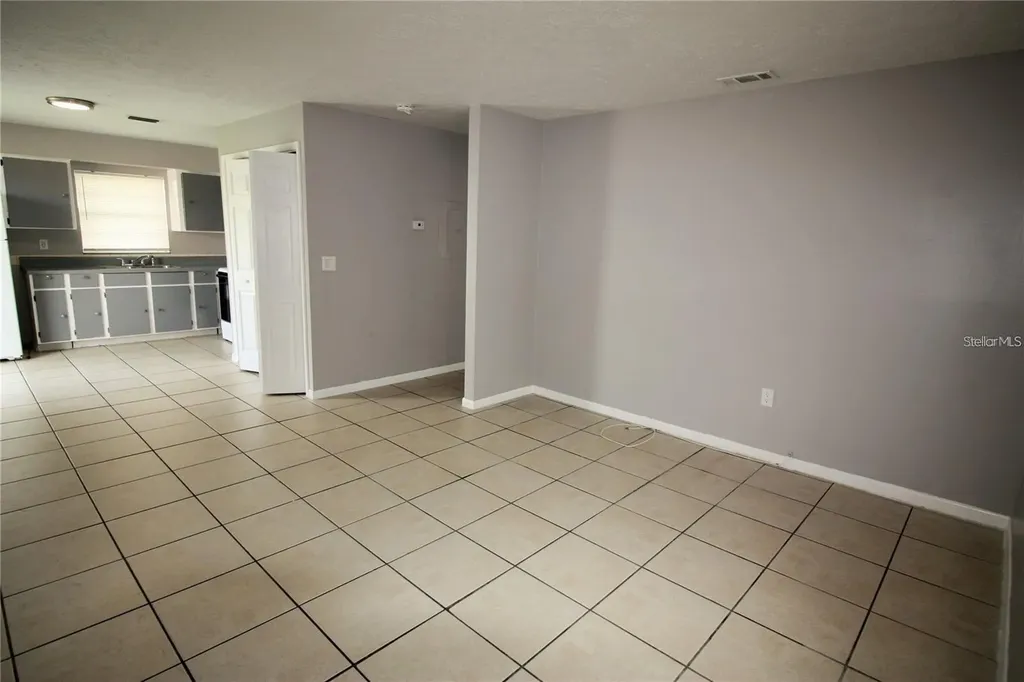 9418 N 50th Street Tampa FL 33617