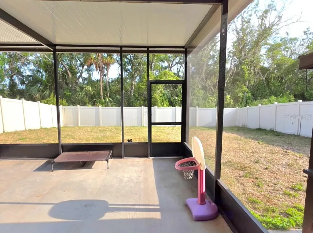 1561 Flower Dust Drive Ruskin FL 33570