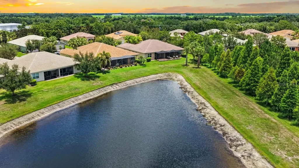 15665 Aurora Lake Circle Wimauma FL 33598