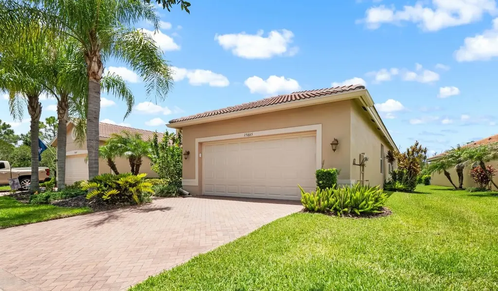 15665 Aurora Lake Circle Wimauma FL 33598