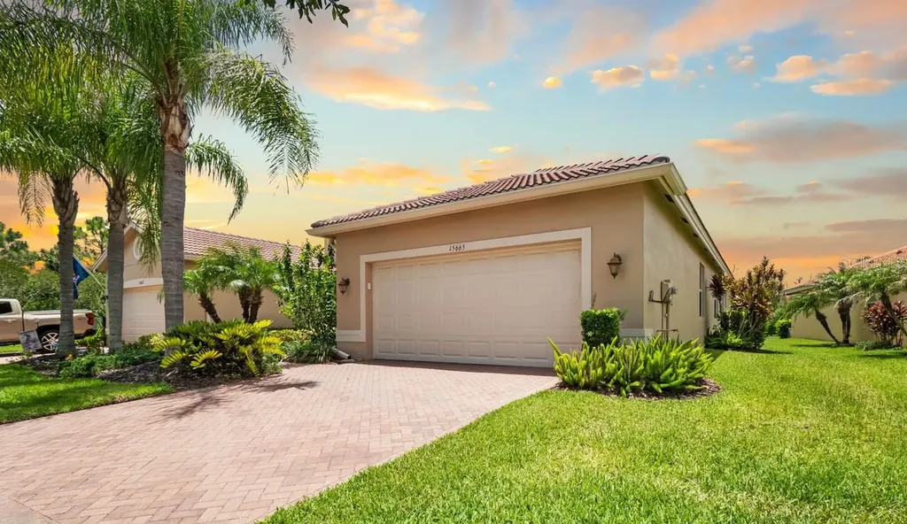 15665 Aurora Lake Circle Wimauma FL 33598