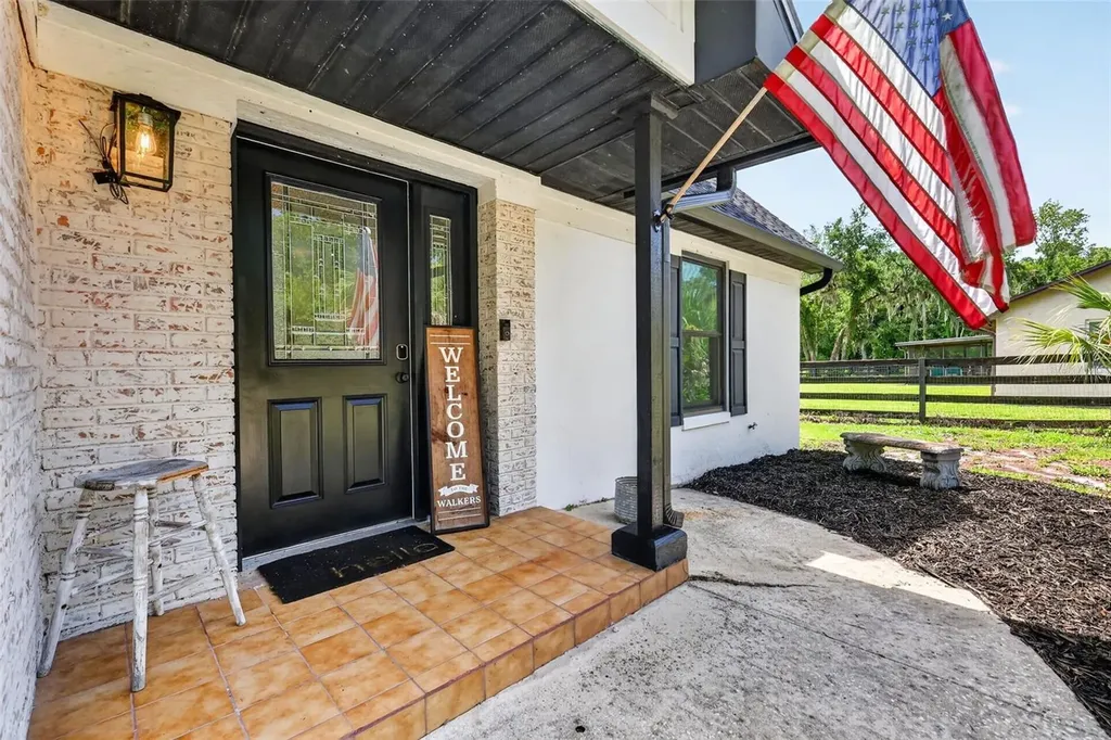 32589 Okaloosa Trail Sorrento FL 32776
