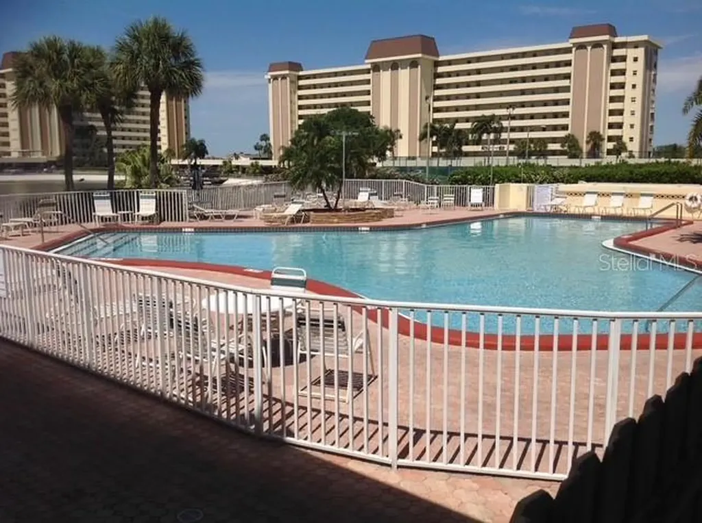 4575 Cove Circle St Petersburg FL 33708