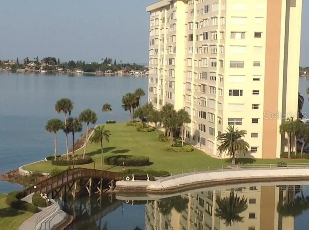 4575 Cove Circle St Petersburg FL 33708