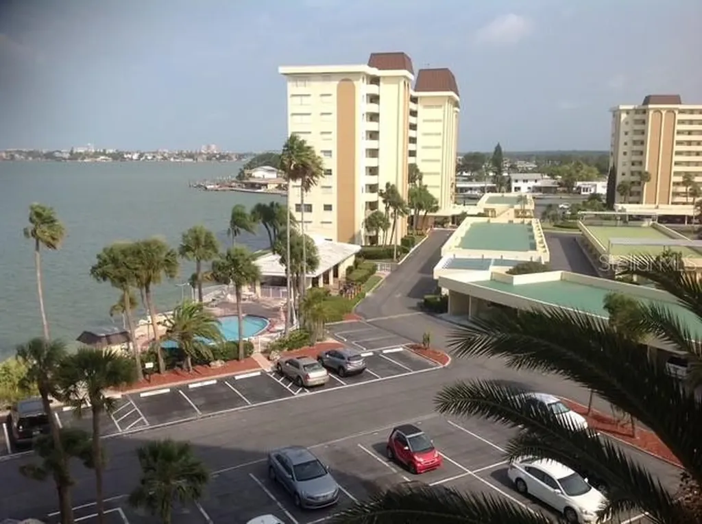 4575 Cove Circle St Petersburg FL 33708