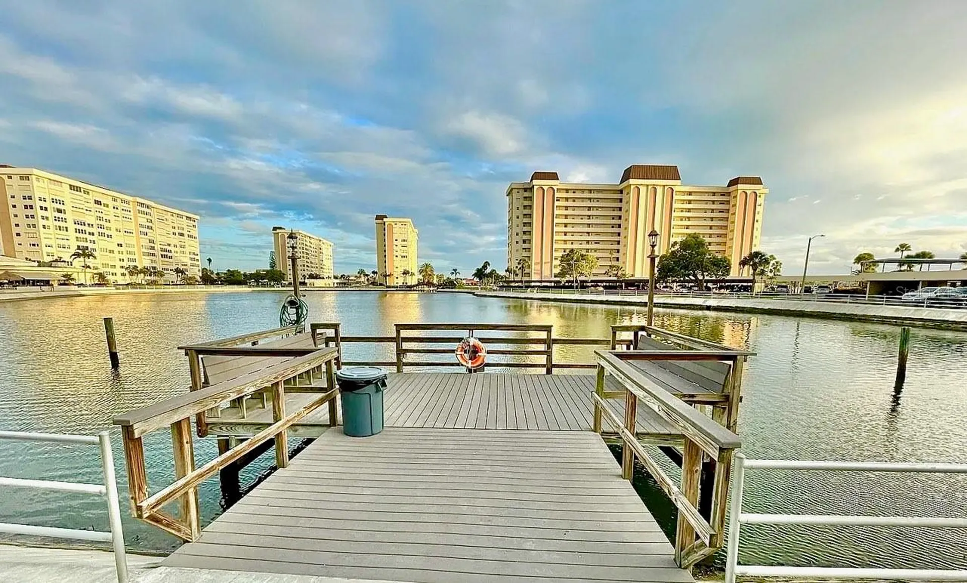 4575 Cove Circle St Petersburg FL 33708