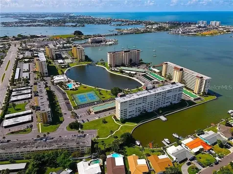 4575 Cove Circle St Petersburg FL 33708