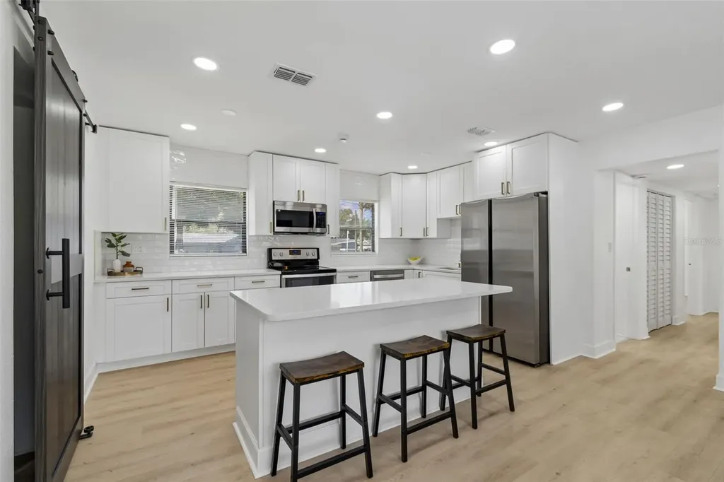 1702 W Johnston Avenue Tampa FL 33603