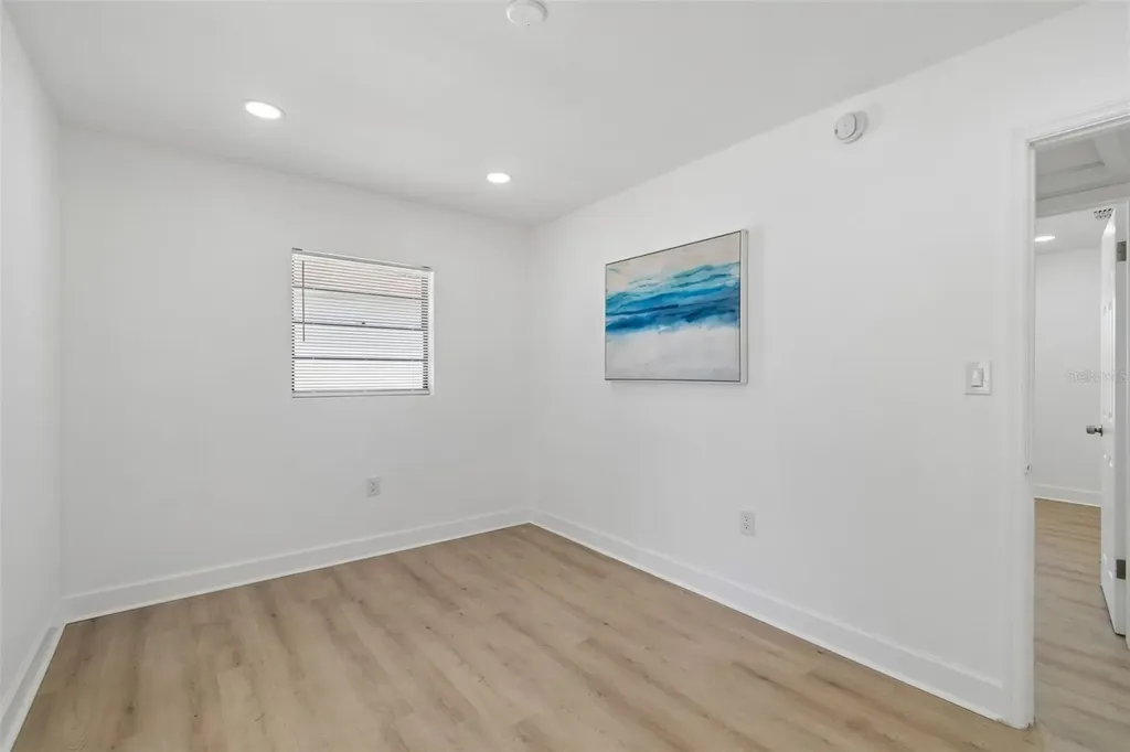 1702 W Johnston Avenue Tampa FL 33603